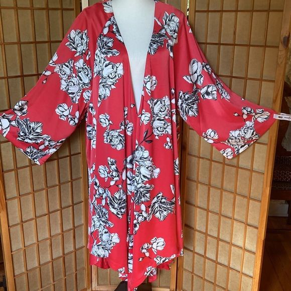 Denim 24/7 Robe Kimono Floral Handkerchief Hem Kimono Robe